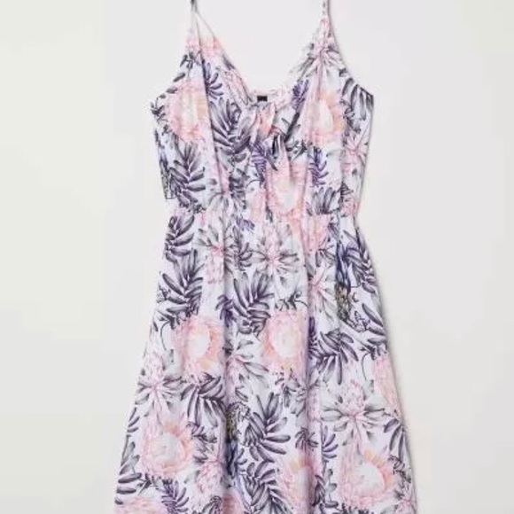 H&M Dresses & Skirts - H&m floral tropical dress with ties